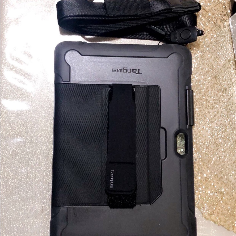 Targus safe port rugged max pro case